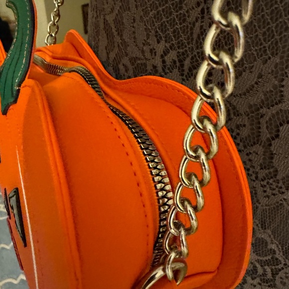 🎃 NWT Betsey Johnson Kitsch Orange Pumpkin Crossbody Bag/Purse Xoginger 🎃 - Picture 11 of 12